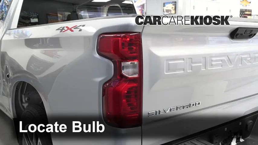 2022 Chevrolet Silverado 1500 LT 2.7L 4 Cyl. Turbo Crew Cab Pickup Lights